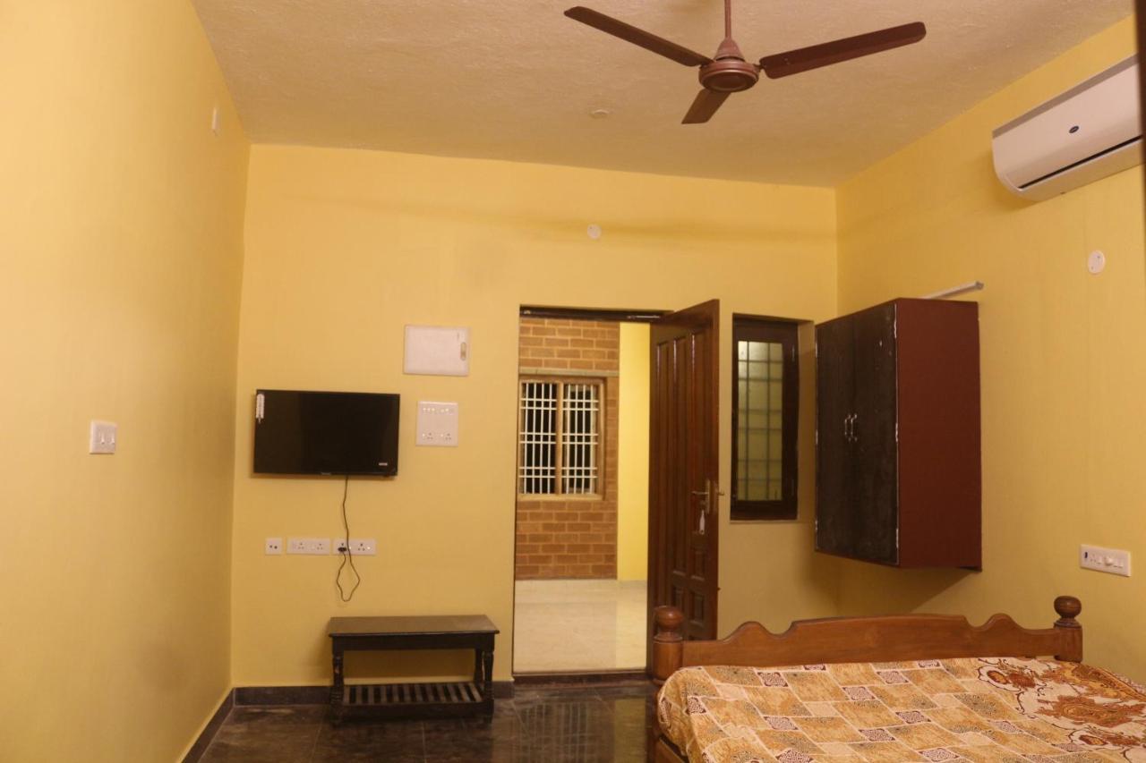 Evergreen Paradise Pondicherry Bagian luar foto